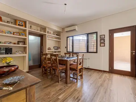VENTA CASA DE 3 DORMITORIOS CON PATIO ZONA SUR