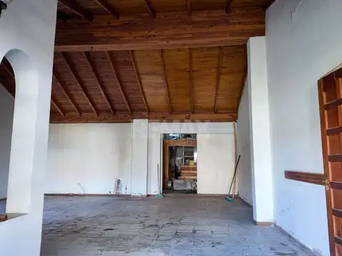 SE VENDE LOTE CON QUINCHO SAN MARTIN 4200
