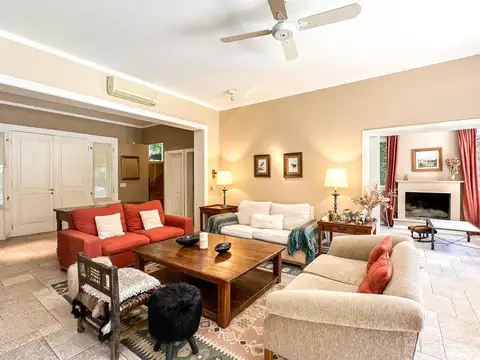 Casa 7 ambientes con 4 baños