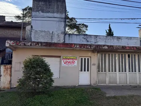 25 de Mayo entre Mitre y Ferrari