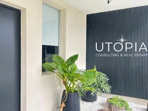 Casa en Alquiler con 4 cocheras