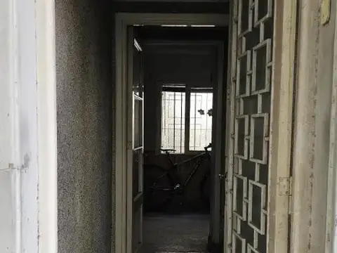 Mosconi e/ Pascual Pastorino y Avenida Ámerica