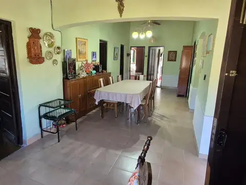 Casa 7 ambientes con 3 baños
