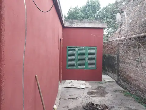 Casa americana, con tres dormitorios. ¡Ambientes amplios!