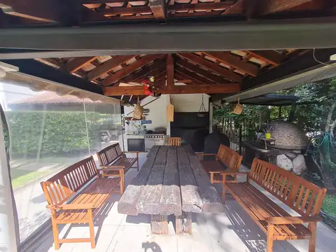 Casa en Venta con 4 cocheras