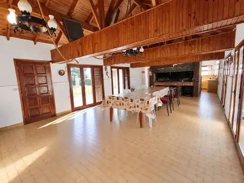 Casa 2 ambientes con 1 baño