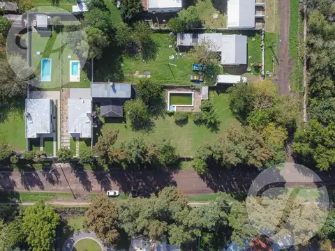 Casa Quinta Arbolada con Galería y Pileta en La Reja - ACEPTA PERMUTA.