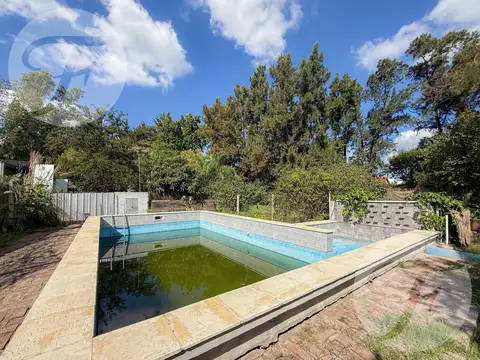 Casa Quinta Arbolada con Galería y Pileta en La Reja Acepta Permuta