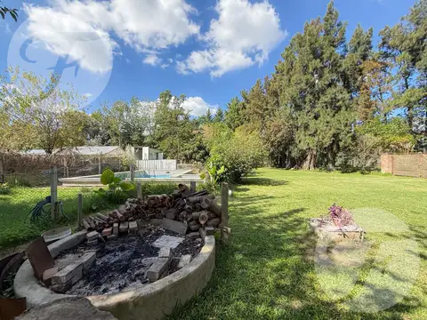 Casa Quinta Arbolada con Galería y Pileta en La Reja Acepta Permuta