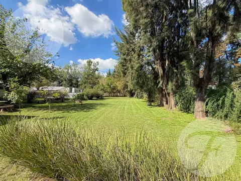 Casa Quinta Arbolada con Galería y Pileta en La Reja Acepta Permuta