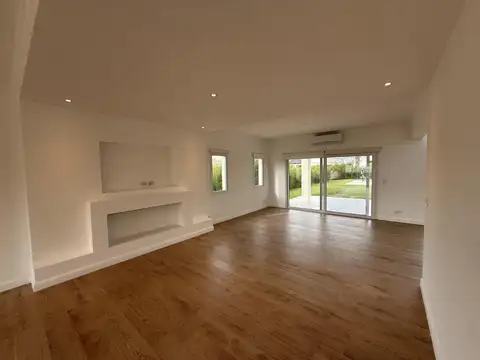 Casa en Alquiler 1 año