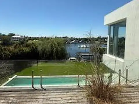 AVDA SANTA MARIA  al 4200