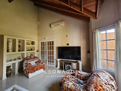 Casa 3 ambientes con 2 baños