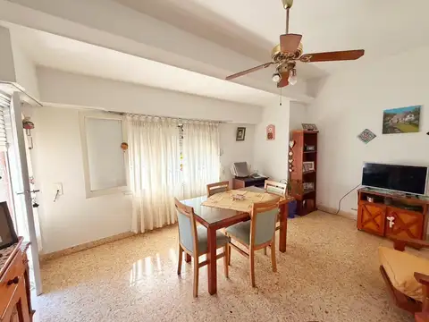 CASA 3 AMBIENTES 2 PLANTAS CON BALCÓN