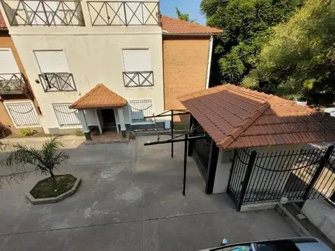Depto Tipo Casa en Venta al Este