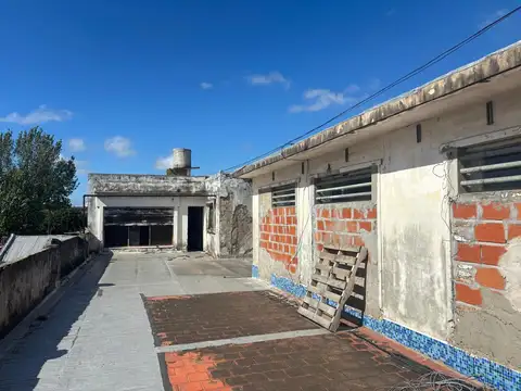Avda. 12 de Octubre 3900
