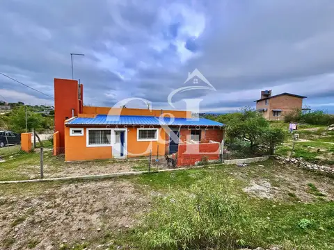 CASA CON 913m² TE TERRENO FRENTE AL INDIO BAMBA- ESTANCIA VIEJA