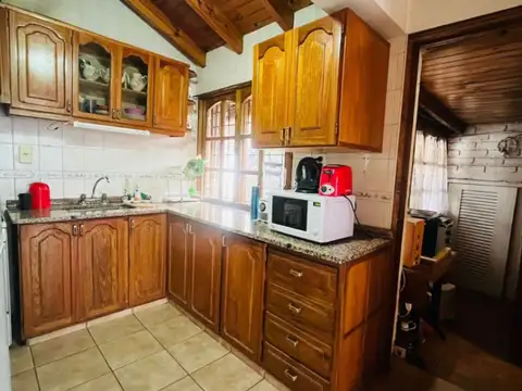 Casa 6 ambientes con 3 baños