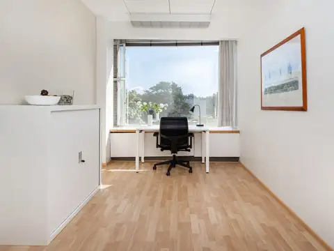 Espacio de oficina en renta para 1 persona en Montevideo, Del Plata