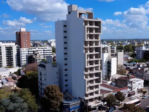 Departamento venta -2 dormitorios 2 baños  - 71 mts 2 totales - La Plata-pozo-emprendimiento.