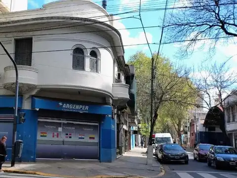 LOCAL CON VIVIENDA U OFICINAS EN CONSTITUCION