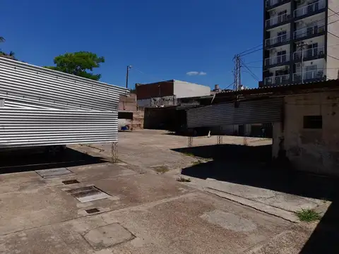 Vendo o permuto complejo de cocheras