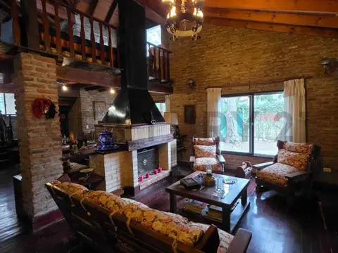 Casa 5 ambientes con 2 baños