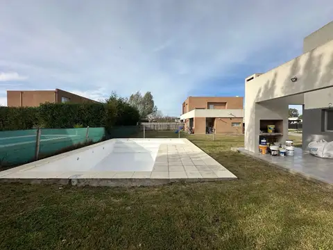 Casa en Venta en Pilar del Este - Casas del Este, USD 250.000
