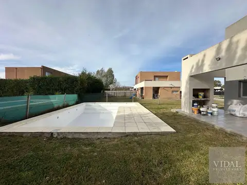 Casa en Venta en Pilar del Este - Casas del Este, USD 250.000