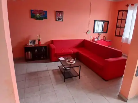 Casa 5 ambientes con 1 baño