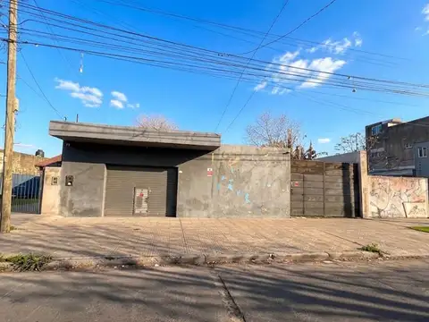 Alquiler local deposito + depto De Dos Ambientes