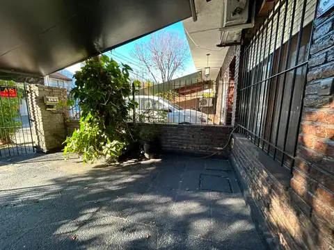 Depto Tipo Casa en Alquiler en Olivos, USD 1.500