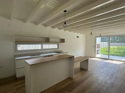 Casa en lote interno Barrio San Jeronimo - Matheu
