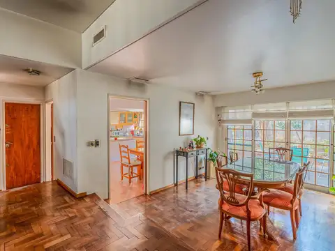 Casa 5 ambientes con 2 baños