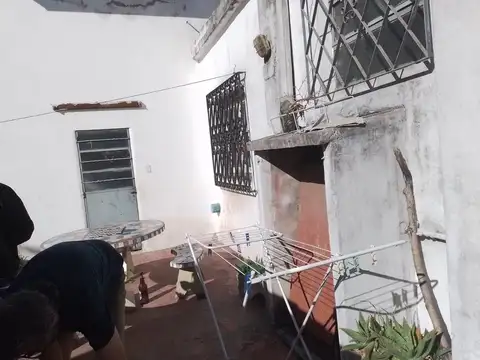 CASA EN VENTA 4 AMBIENTES EN VENTA MORON