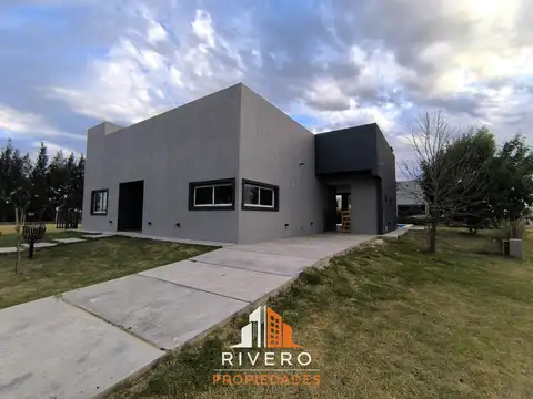 Venta Casa 3 Habitaciones a estrenar Piscina Horizontes al Sur