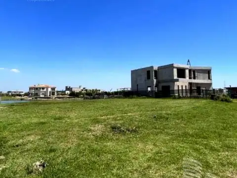 Lote a la laguna San Sebastian