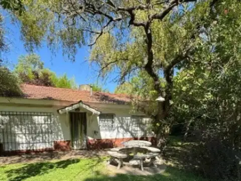 Casa en venta con amplio terreno