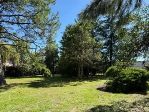 Casa en venta con amplio terreno