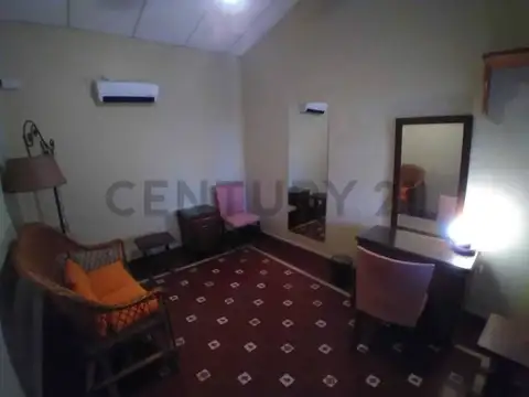 VENTA HOTEL CON 1.5 HECTAREAS RIO CEBALLOS