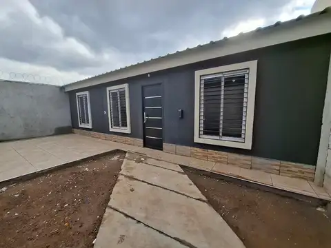 Casa en Alquiler con 1 cochera