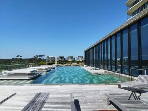 Monoambiente En Edificio De Lujo, Próximo Desembocadura De La Barra