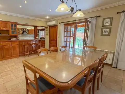 Casa en Venta en Burzaco, USD 345.000