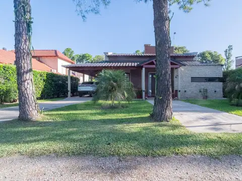 SE VENDE CASA MODERNA EN COUNTRY EL PINAR