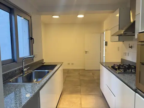 Departamento en Alquiler de 4 ambientes