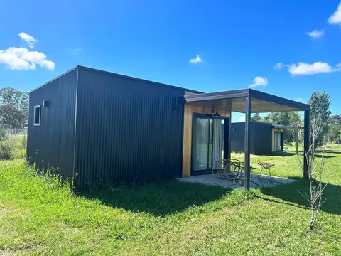 Venta. 1ha con complejo de suites. Zarate .