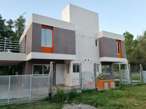 Casa - Alquiler - Argentina, Juana Koslay - Las Acacias 500
