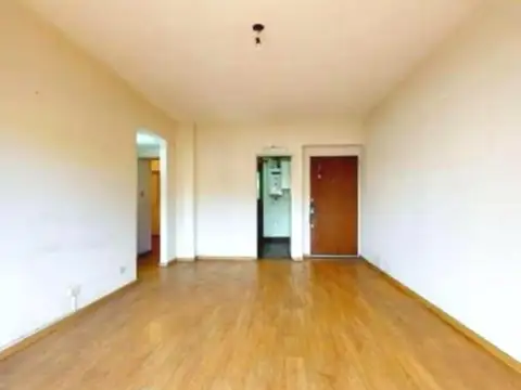 Gral Hornos 800, Piso 3