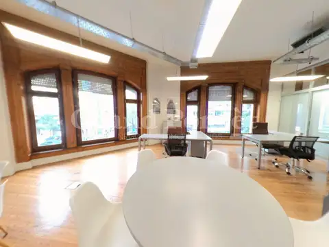 Oficina en Alquiler al Este