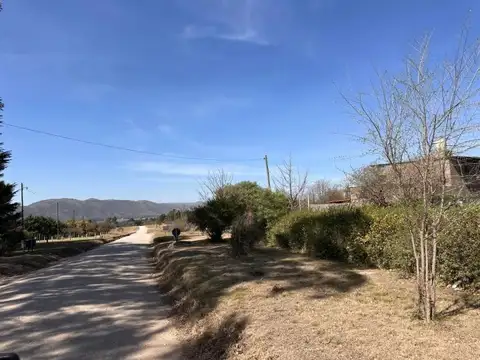 Lotes de 800 m² con escritura a metros del lago en Potrero de Garay: 2 contiguos